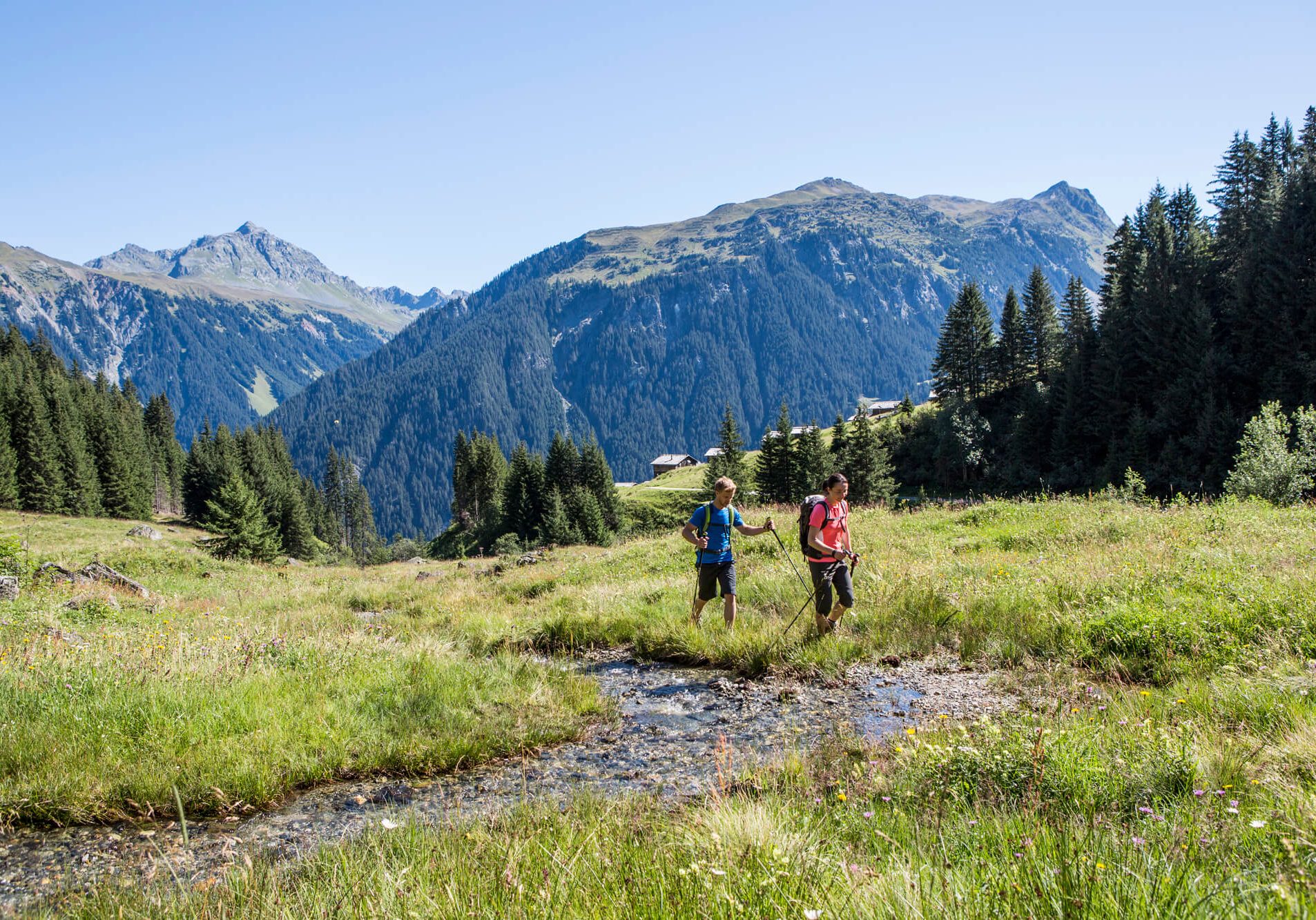 hotel-auhof-schruns-montafon-sommer-wandern